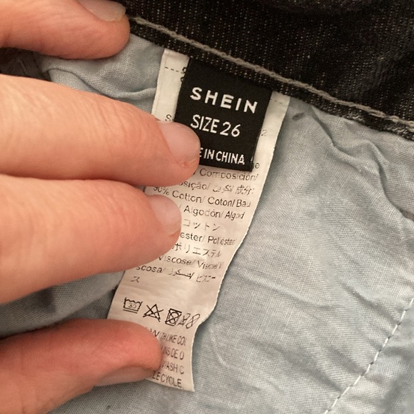 Shein jean shorts size 6 - Picture 9 of 10